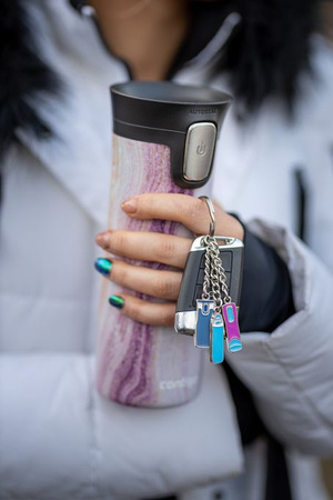 Keychain with colorful Contigo Charms