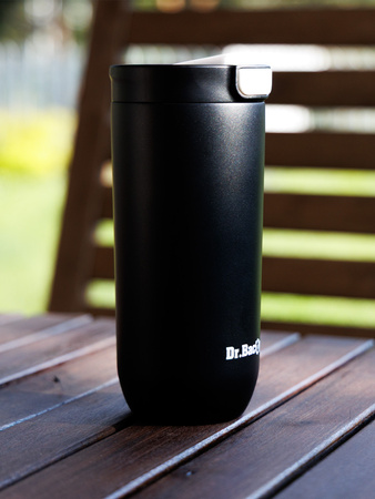 Thermobecher mit Gravur „Dr. Bacty Atlas“, 540 ml – schwarz